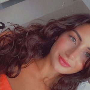 Meet your Posher, Dena